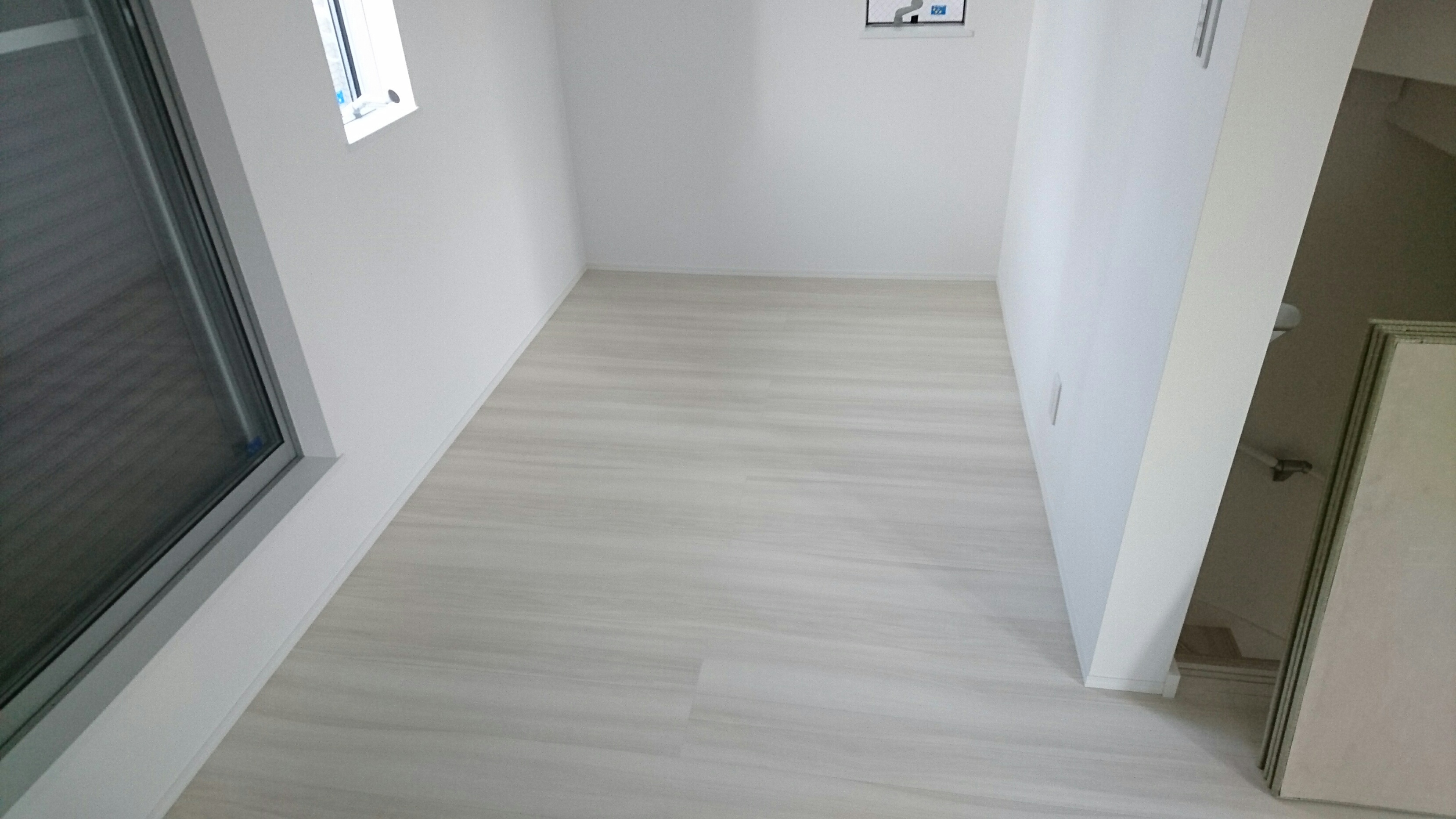 松和Ｋ　１５ミリ目積　縁無畳置き畳　施工前