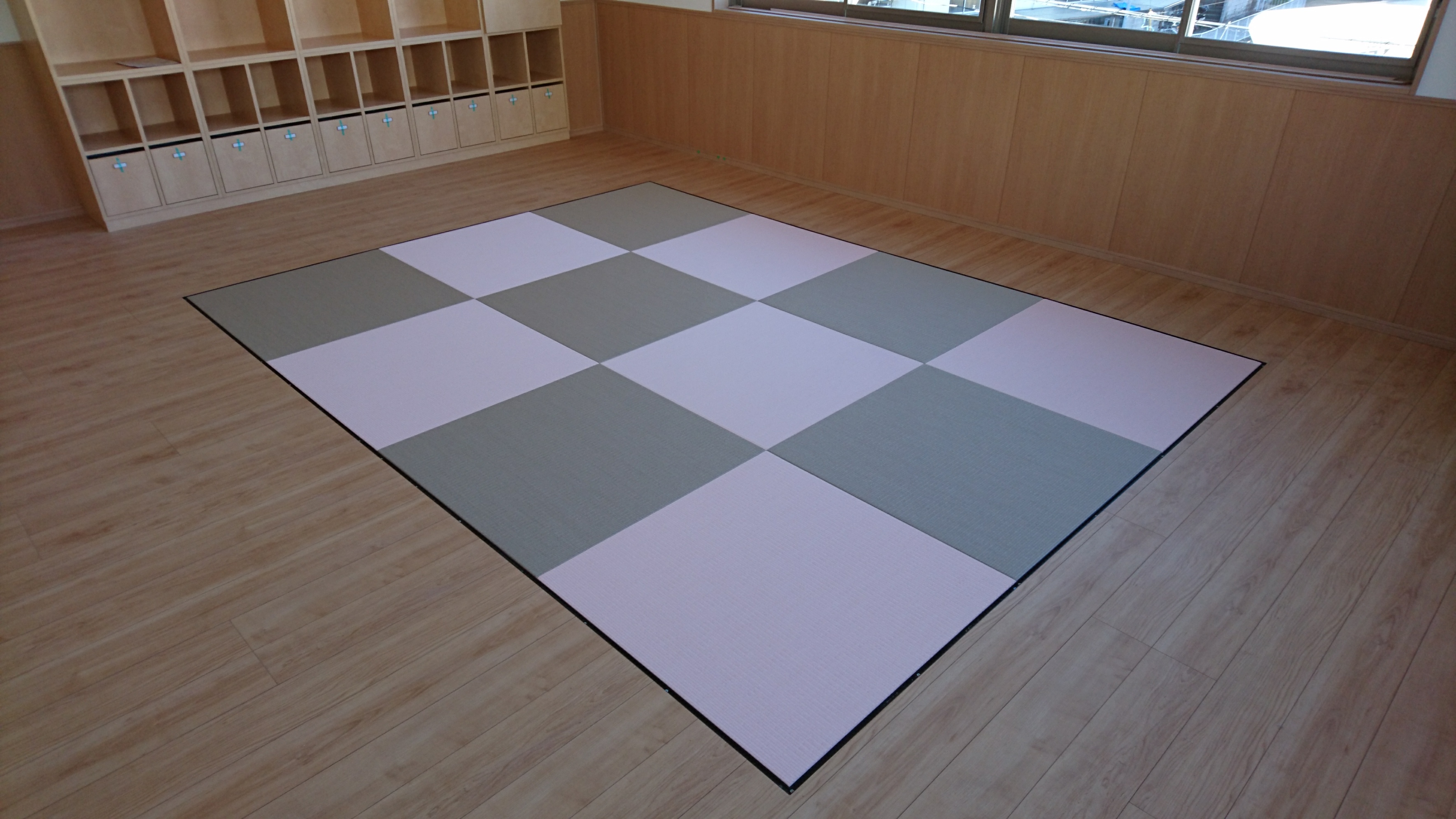 ダイケン「清流１４（灰桜色）＆清流１８（薄桜色）　縁無畳（琉球畳）