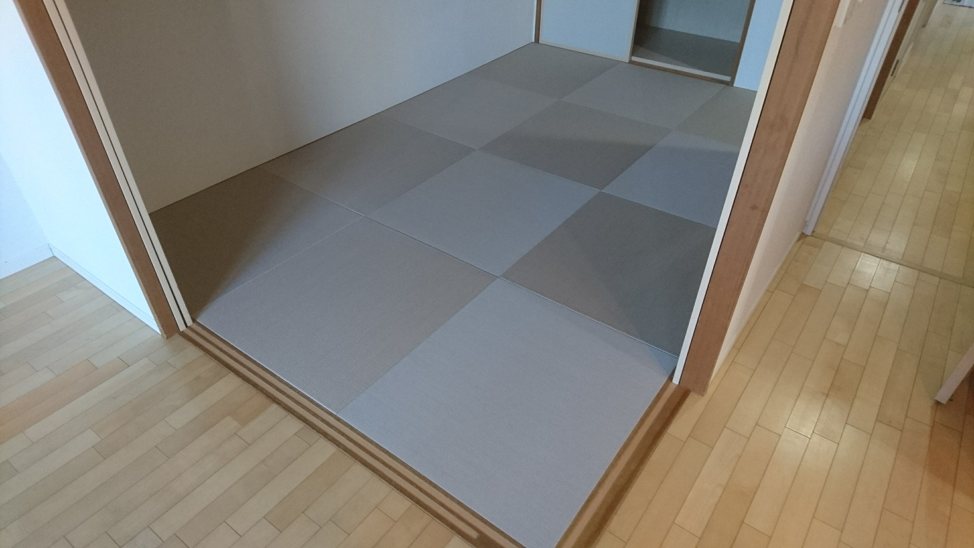 ダイケン 清流１４ 灰桜色 縁無畳 琉球畳